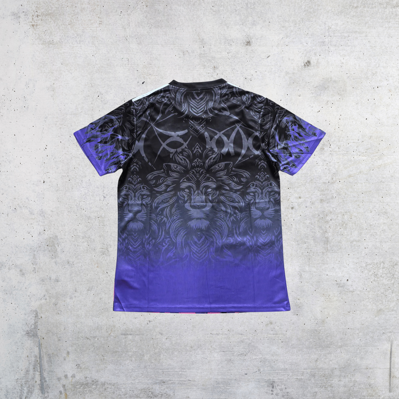 Manchester United 'Roar' Limited Kit