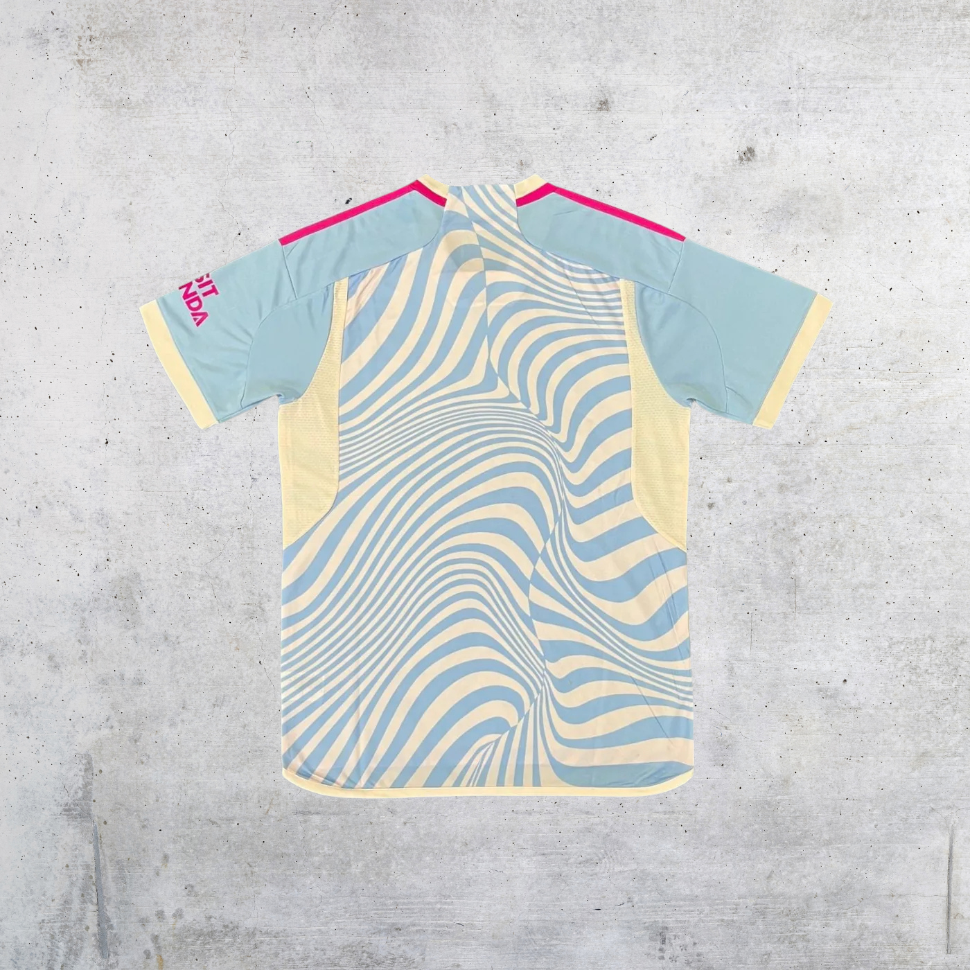 Arsenal 'Illusions' Limited Kit