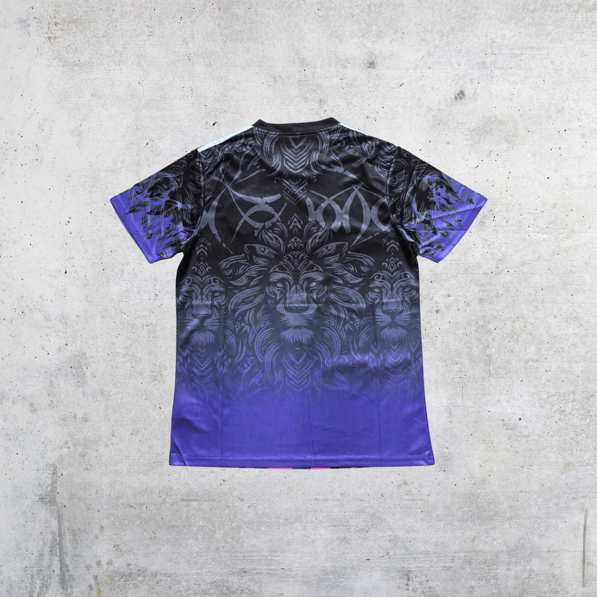 Manchester United 'Roar' Limited Kit